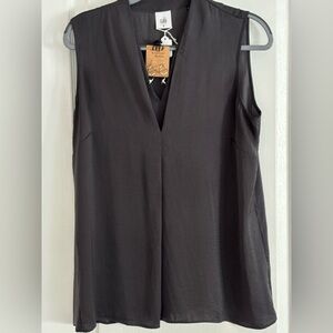 Cabi Grey Veneer Sleeveless Top & Earrings